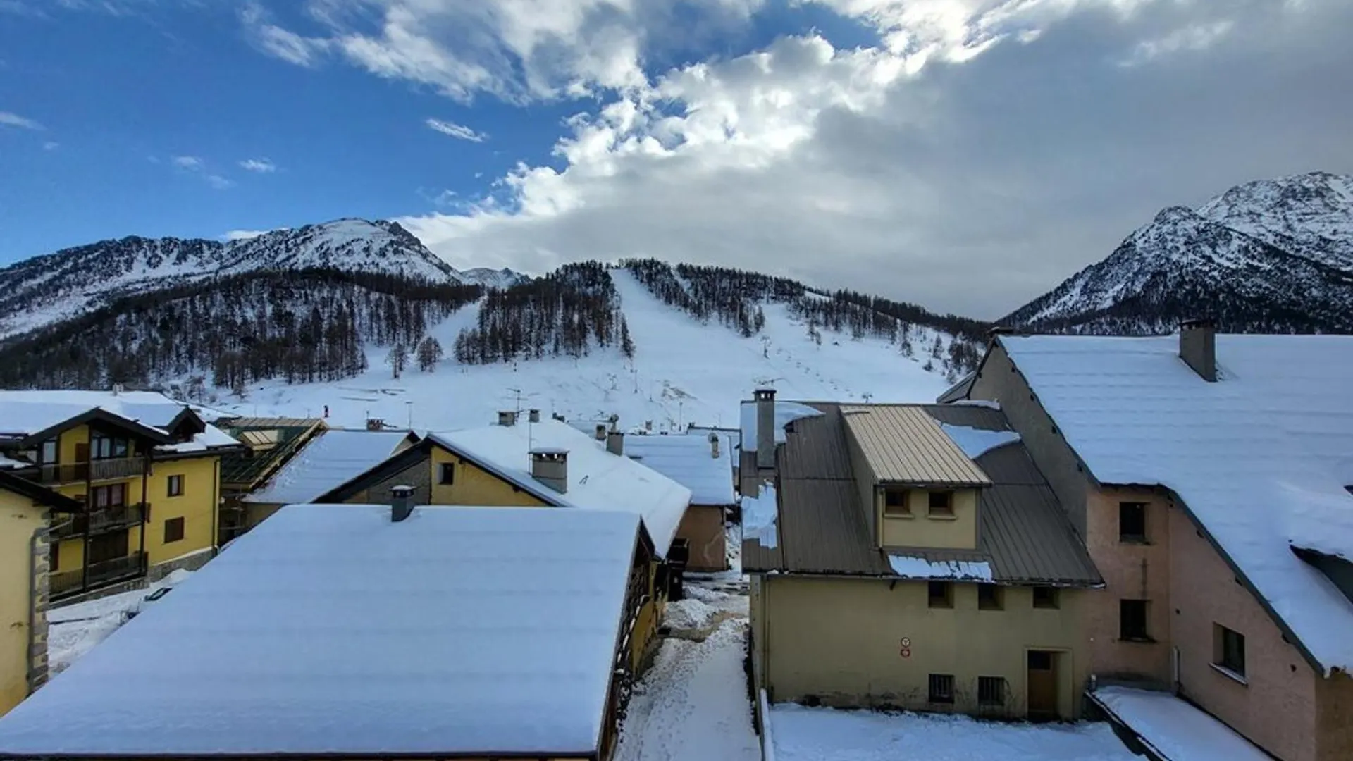Duplex 2 Chambres Centre Montgenevre Avec Wifi - Fr-1-266-240 0*,  France